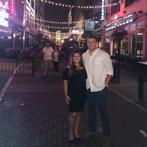 Meet your Posher, Lauren